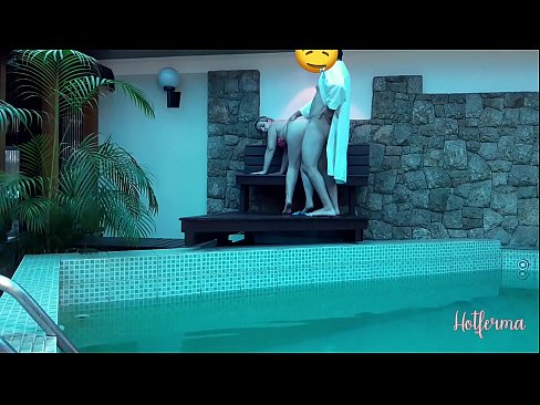 ❤️ Boss jistieden maid għall-pool, iżda ma setgħetx tirreżisti sħun Vidjo porn fil-porn mt.masseffect1.ru ❌